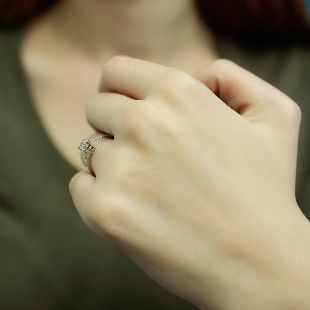 0.30 Carat Solitaire Look Diamond Ring