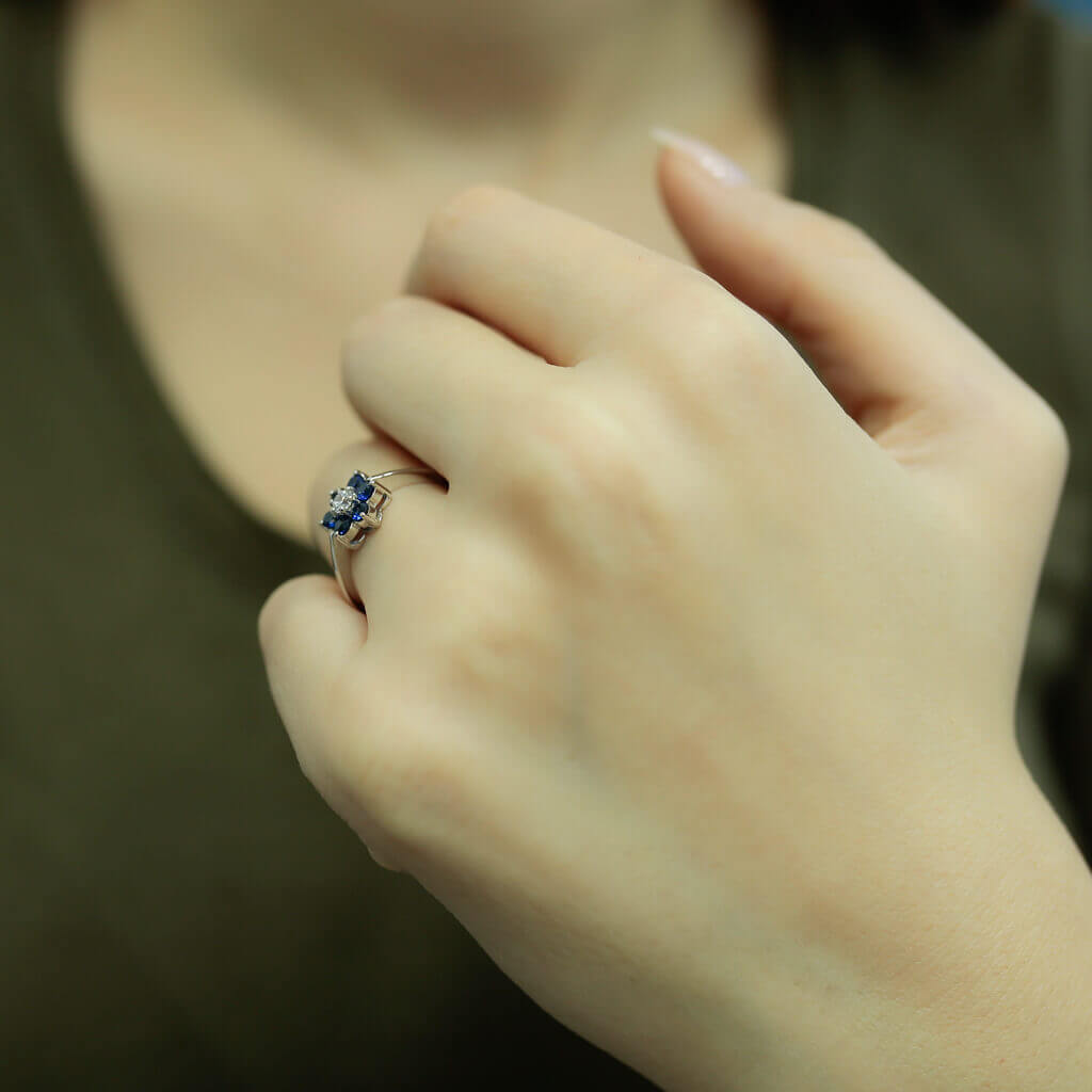Diamond Sapphire Daisy Ring