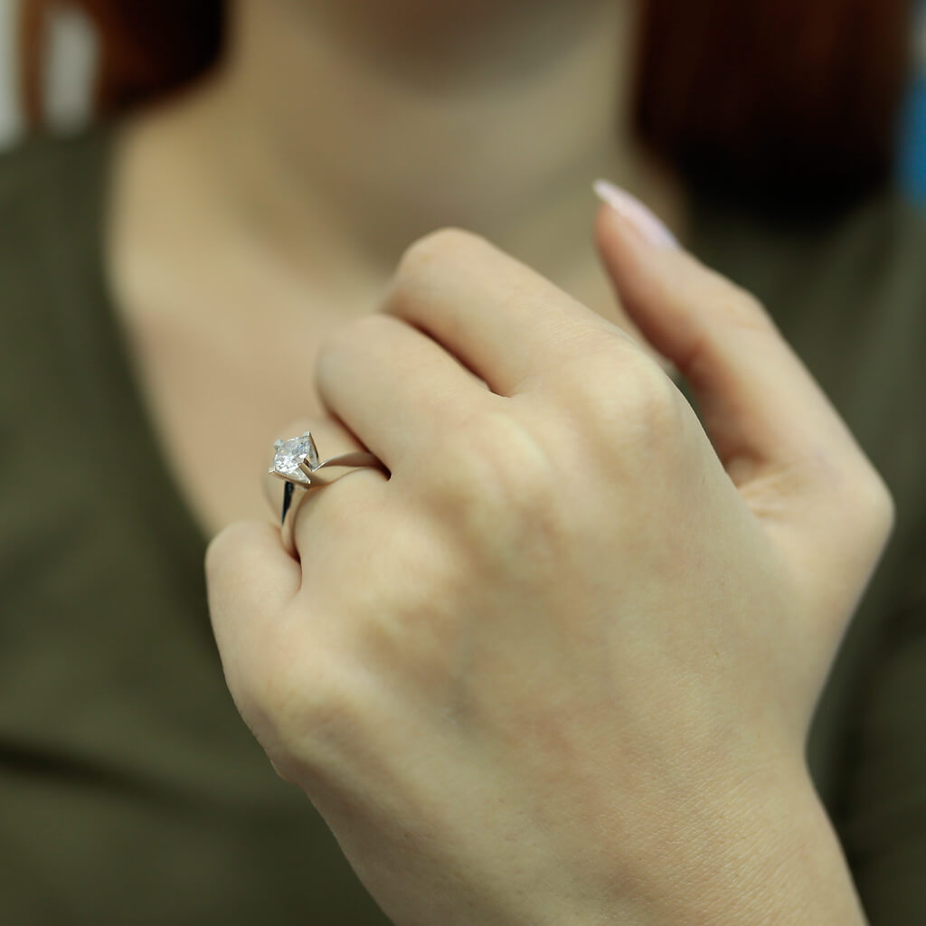 I-VS1 0.71 Carat Diamond Solitaire Ring