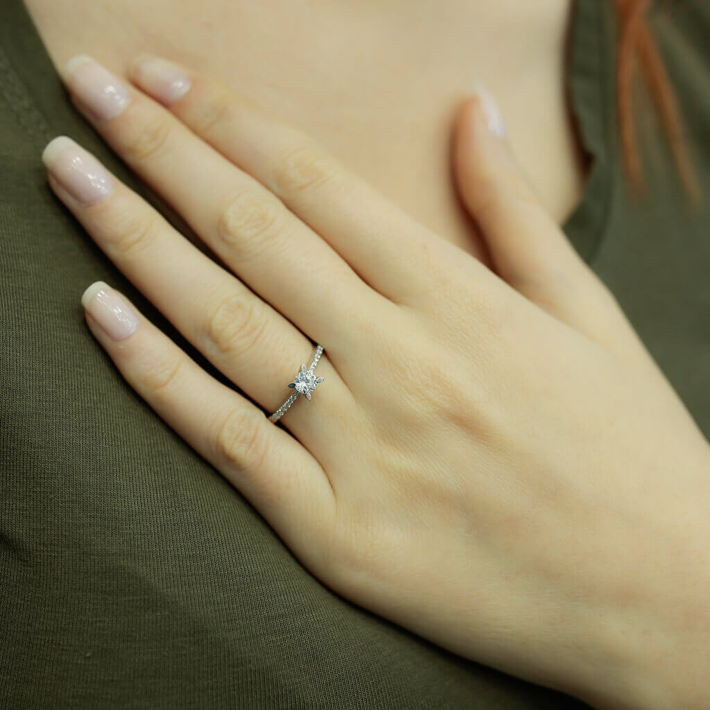 Total 0.40 Carat Diamond Solitaire Ring