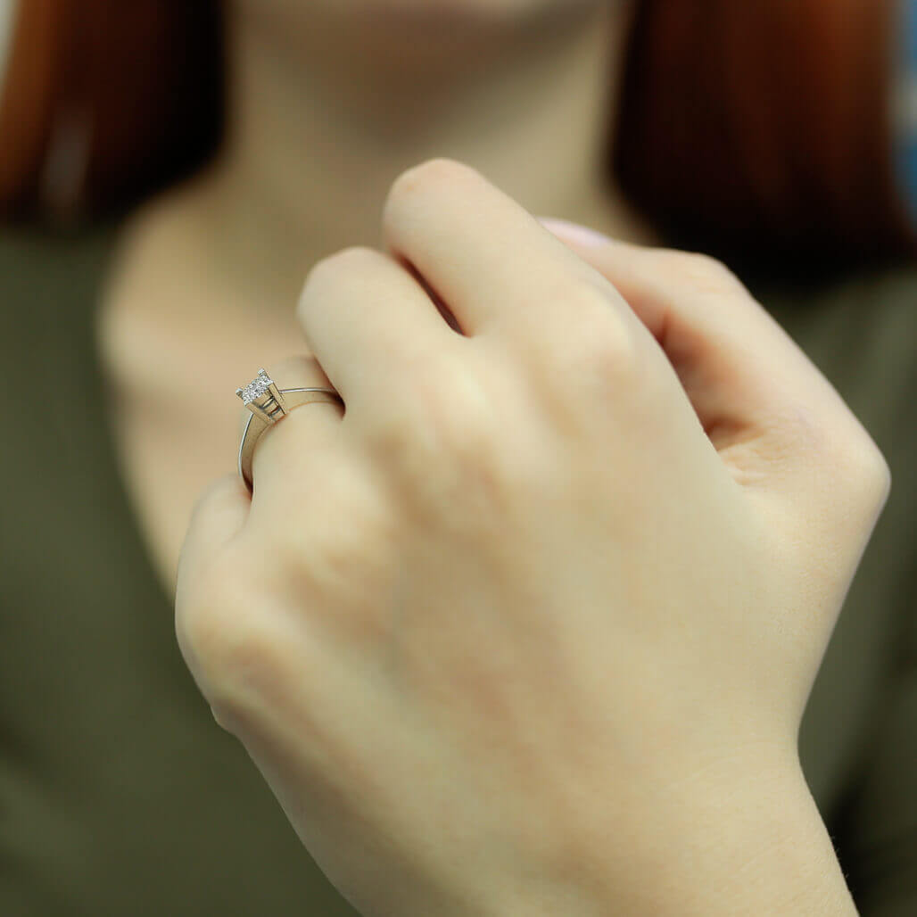 0.30 Carat Solid Look Diamond Ring