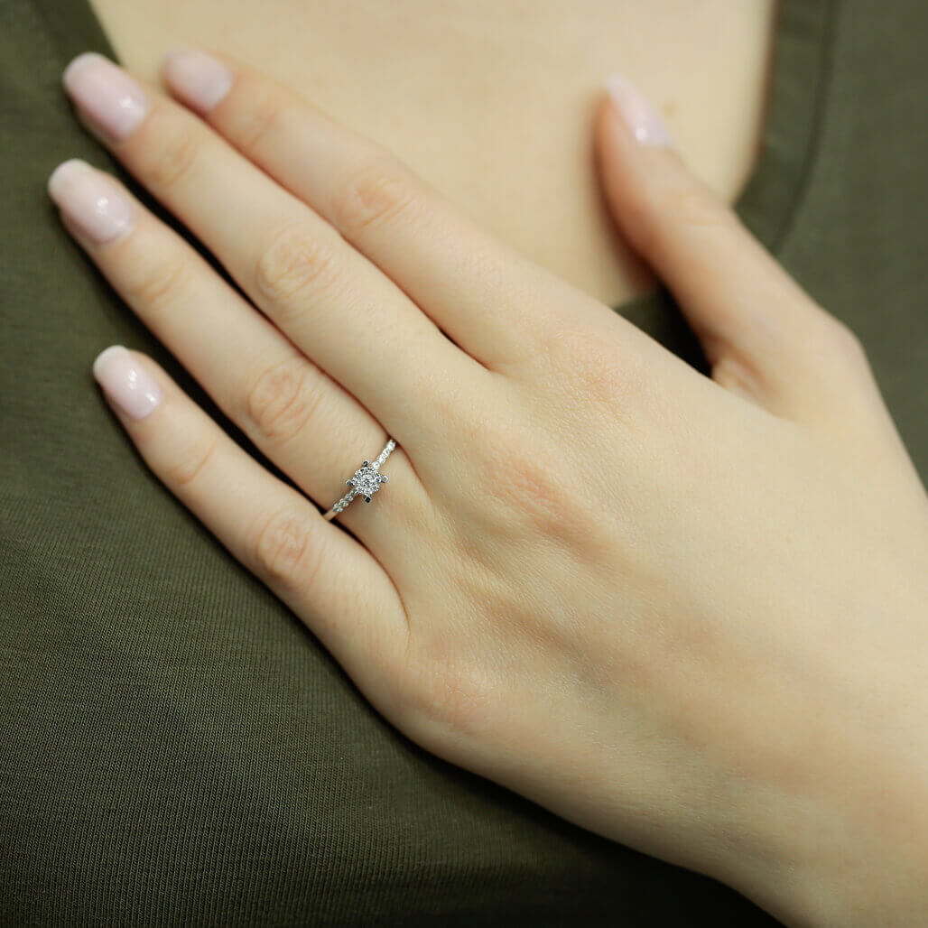 0.30 Carat Solitaire Look Diamond Ring