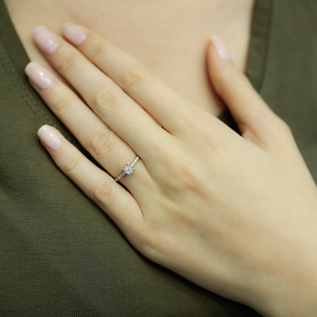 0.30 Carat Solitaire Look Diamond Ring