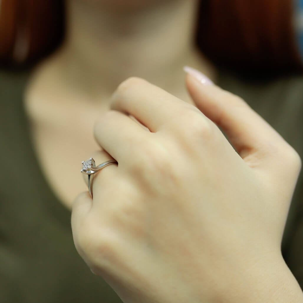 0.30 Carat Solitaire Look Diamond Ring