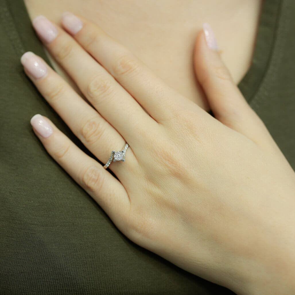 0.30 Carat Solitaire Look Diamond Ring