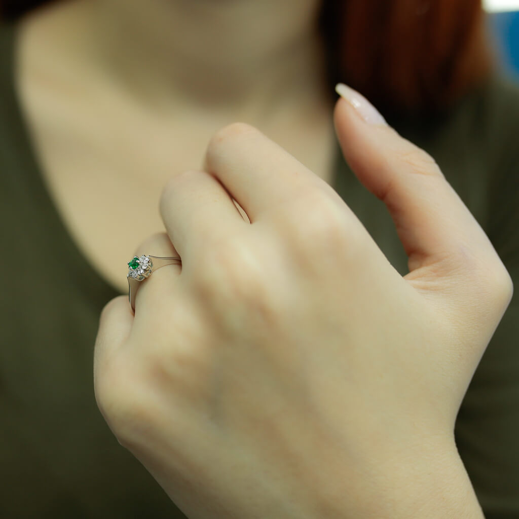 Emerald Flower Ring with Diamonds