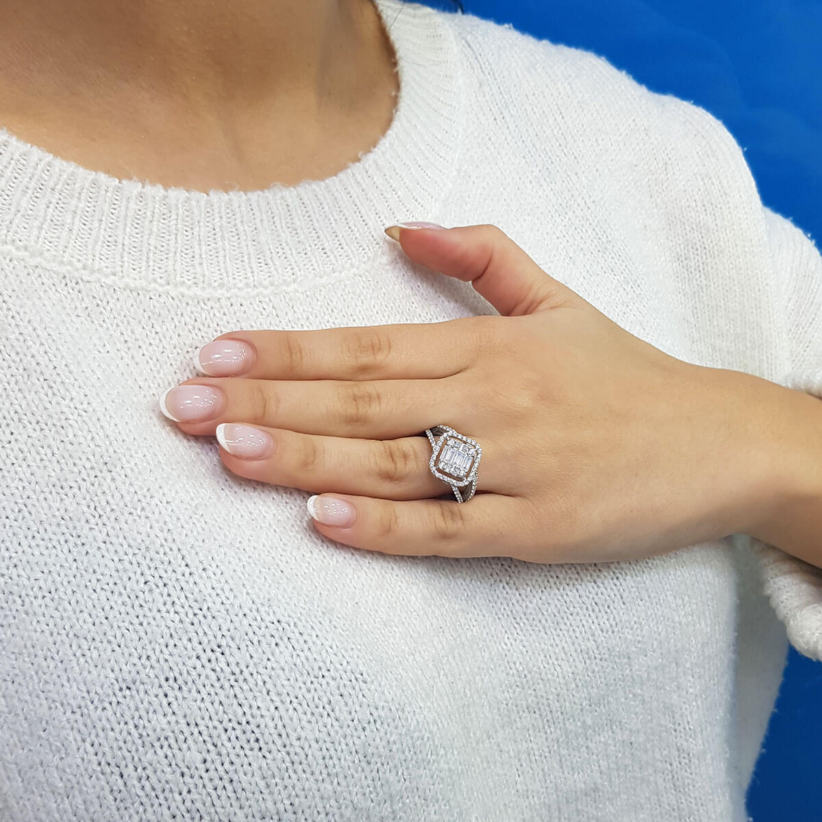 1.13 Carat Baguette and Four-Corner Diamond Ring