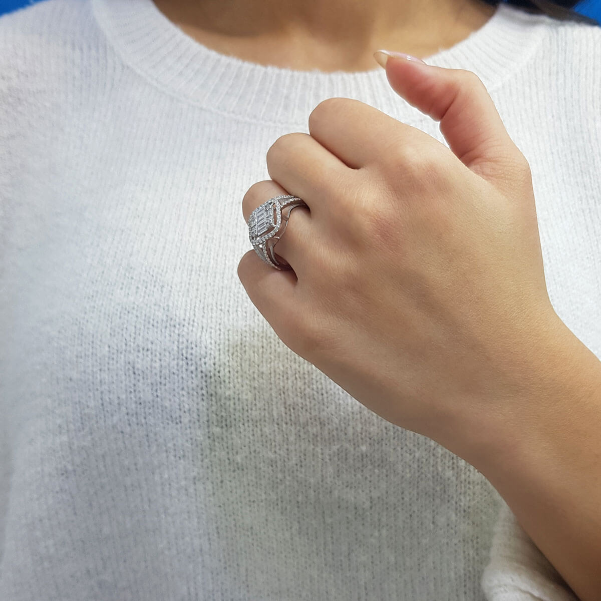 1.13 Carat Baguette and Four-Corner Diamond Ring