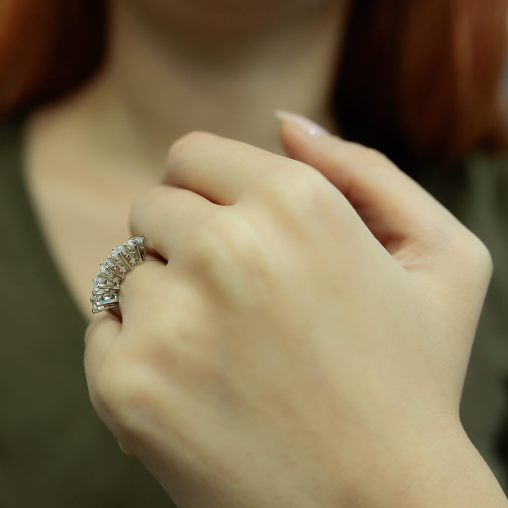 0.83 Carat Diamond five-stone Ring