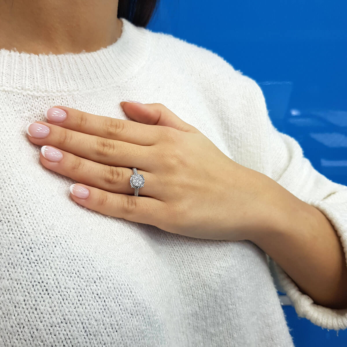 Diamond Round Eridu Ring with Stone Setting