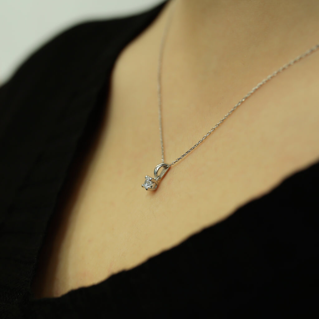 0.21 Carat Diamond Solitaire Necklace
