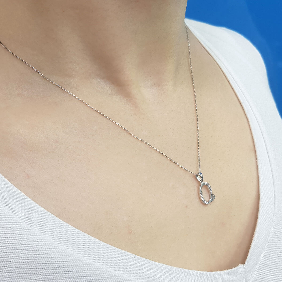 Diamond Q Letter Necklace