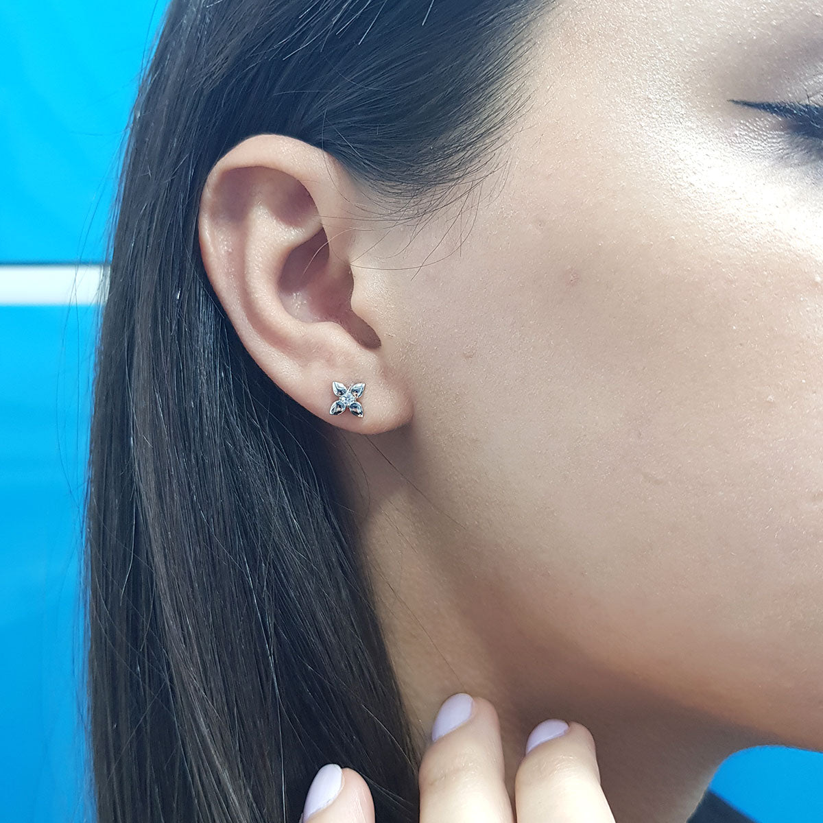 0.10 Carat Diamond Solitaire Flower Earrings